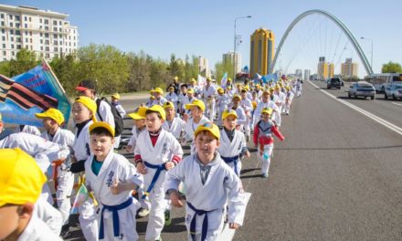 Более 500 каратистов приняли участие на массовом забеге посвященный 72-й годовщине Победы в Великой Отечественной войне